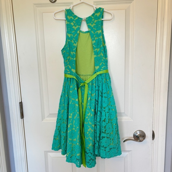 Love U Lots Girls size 10 twirly dress, gorgeous - Picture 3 of 8